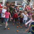 The Totnes Elizabethan Society organise the Orange Races in commemoration of Sir Francis Drake ; legend has it that the old sea-dog dropped his basket of oranges on Fore Street […]